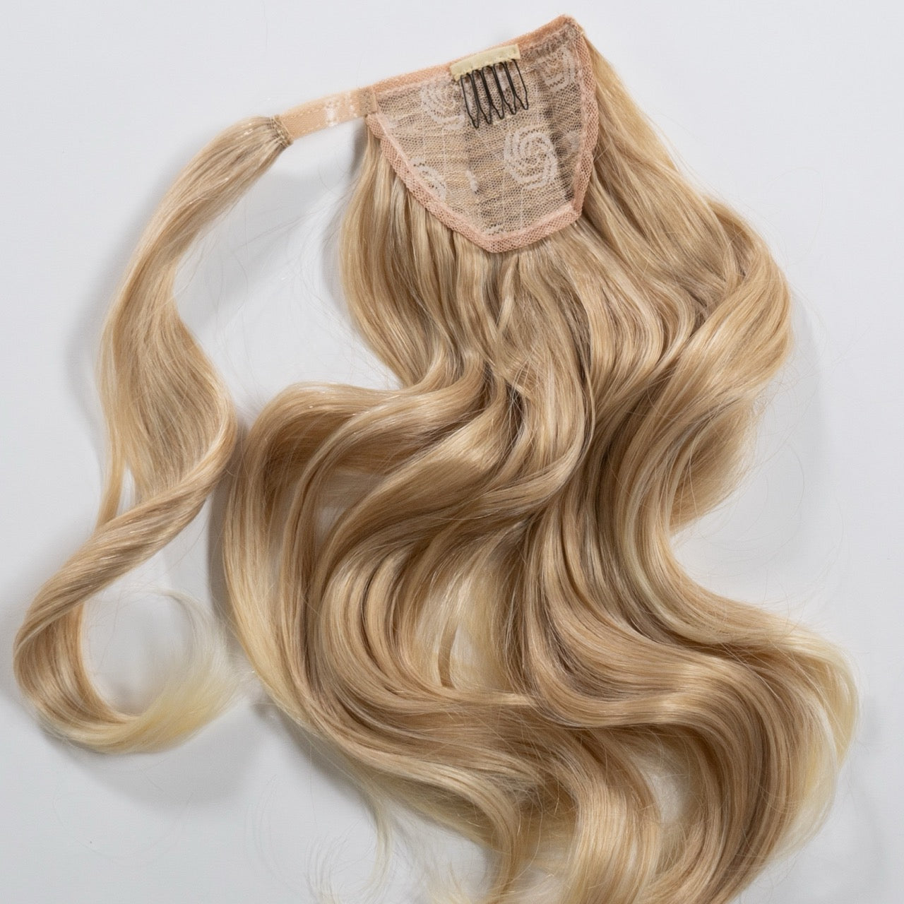 Ponytail Extension in Blond Balayage, gesträhnt, 55 cm - Rückansicht