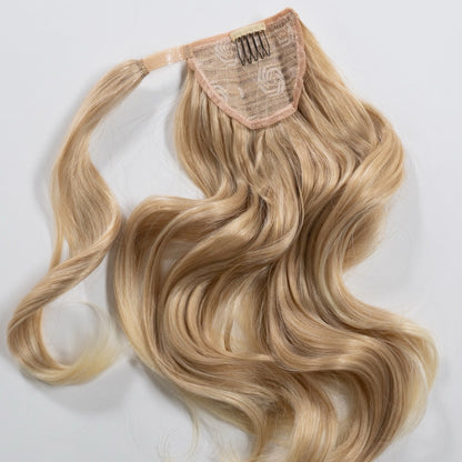 Ponytail Extension in Blond Balayage, gesträhnt, 55 cm - Rückansicht