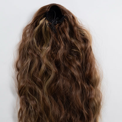 Ponytail Extension in Braun Asch blond gesträhnt, wellig, 70 cm - Rückansicht