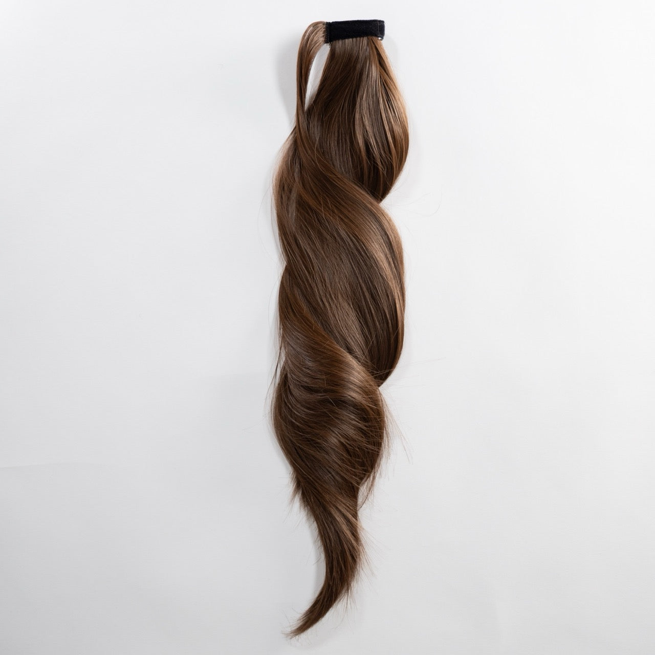 Ponytail Extension in Dunkelblond Asch, glatt, 60 cm - Frontansicht