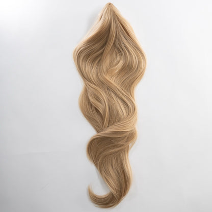 Ponytail Extension in Hellblond Asch, leicht wellig, 75 cm - Frontansicht